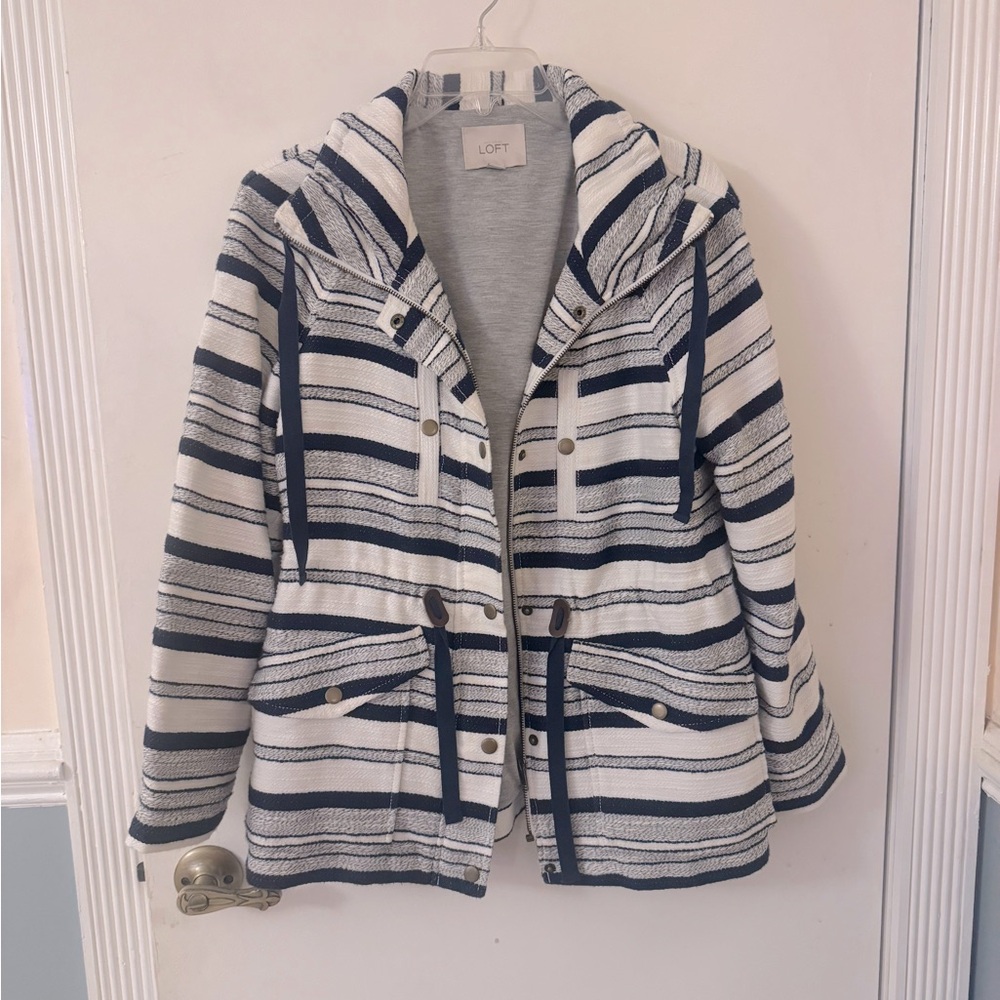 LOFT FALL/SPRING JACKET. LIKE NEW. WOMEN’S SMALL MEDIUM WEIGHT STRIPED JACKET.